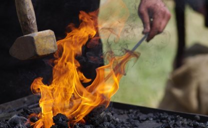 Forno da forgiatura: strumento tradizionale del fabbro